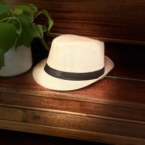 Tan fedora with black band